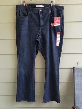 NWT Levi's Women's Dark Blue Mid Rise Bootcut Jeans Plus Sz 20 M 35X32